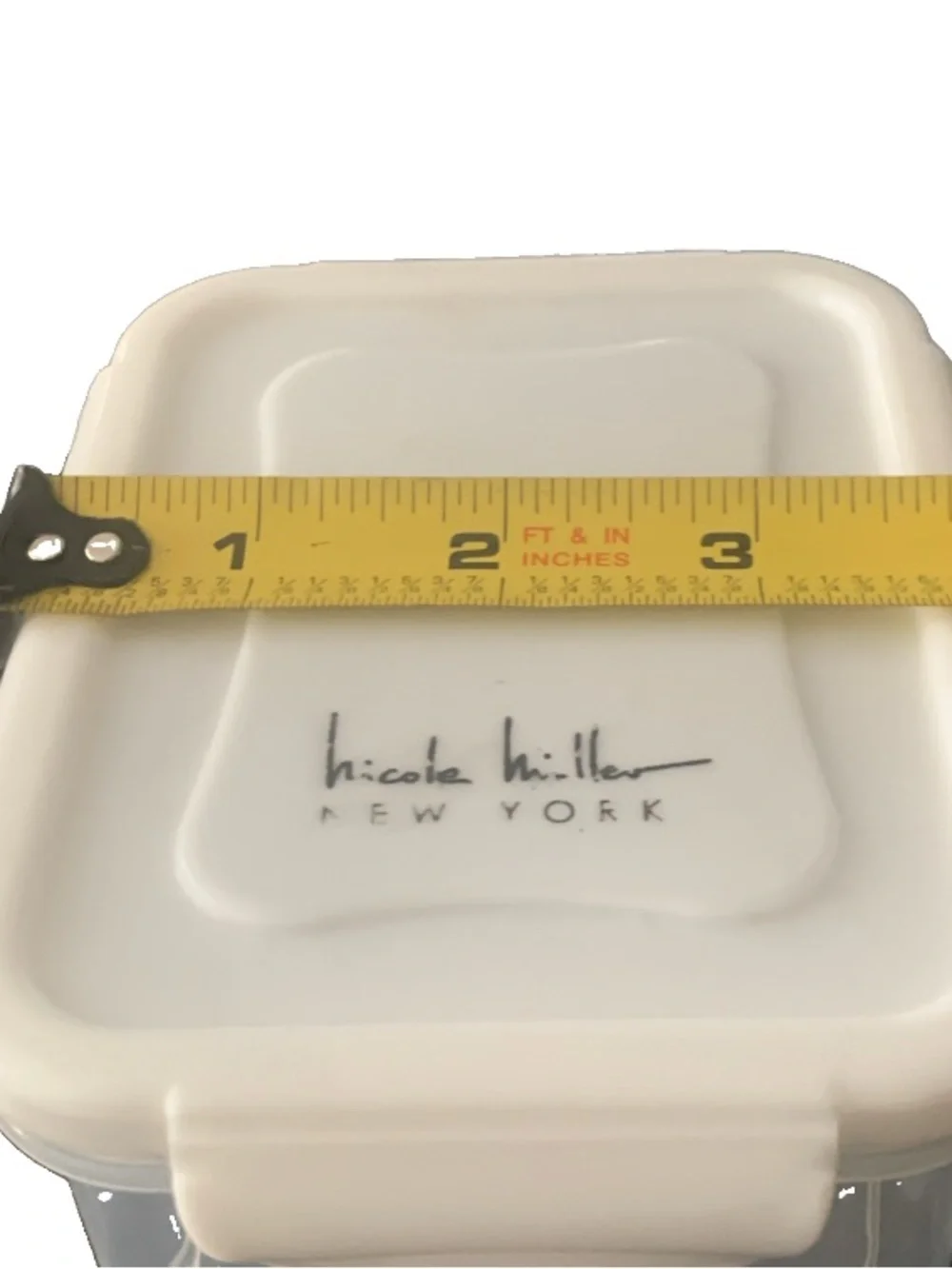 Pre Owned Nicole Miller New York BPA Free Small Storage Container